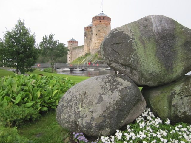 taste watches the opera, gout the footy.